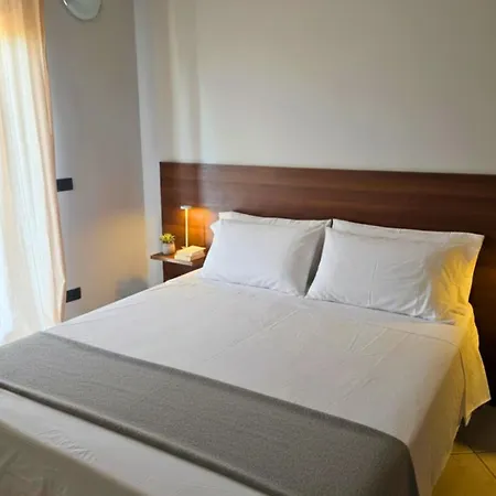 Effevi - Bed And Books